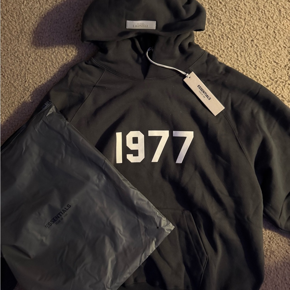 Essentials Men's Black 1977 hoodie
